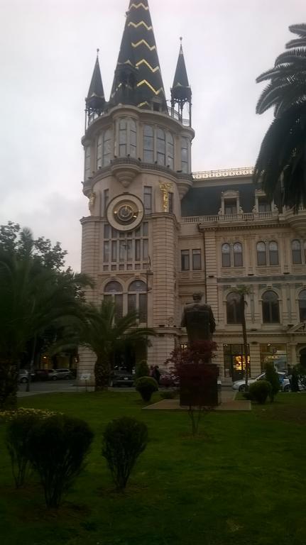 Oldbatumi Apartment Exteriör bild
