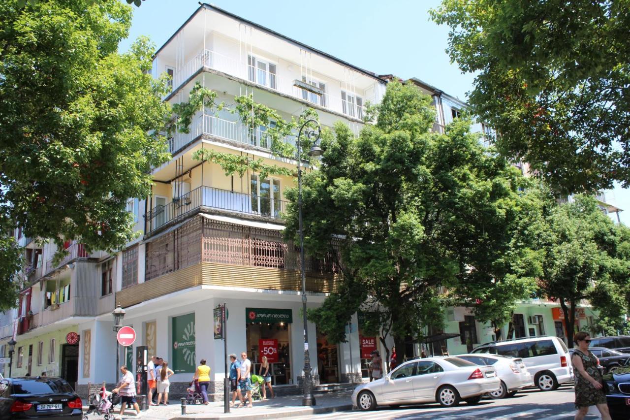 Oldbatumi Apartment Exteriör bild